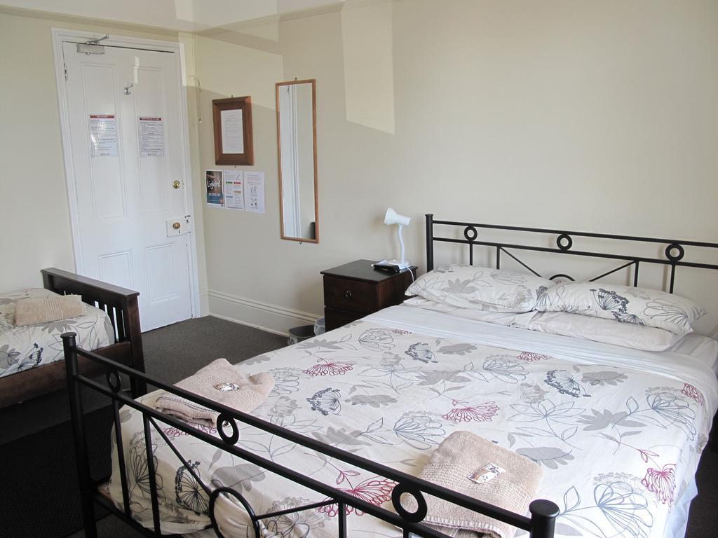 Dorset House Backpackers Pansiyon Christchurch Dış mekan fotoğraf