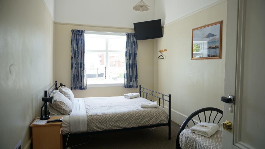 Dorset House Backpackers Pansiyon Christchurch Dış mekan fotoğraf