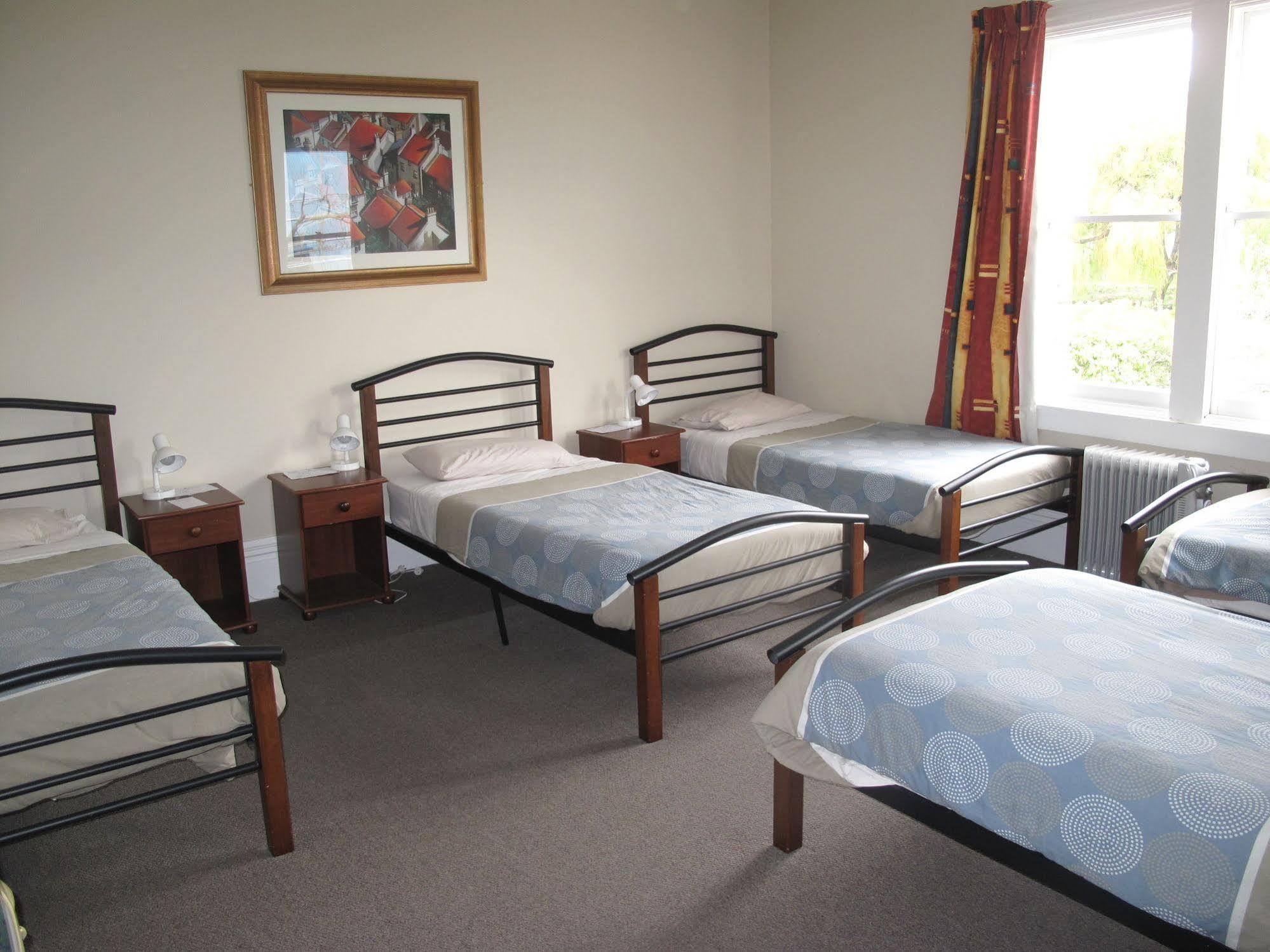 Dorset House Backpackers Pansiyon Christchurch Dış mekan fotoğraf