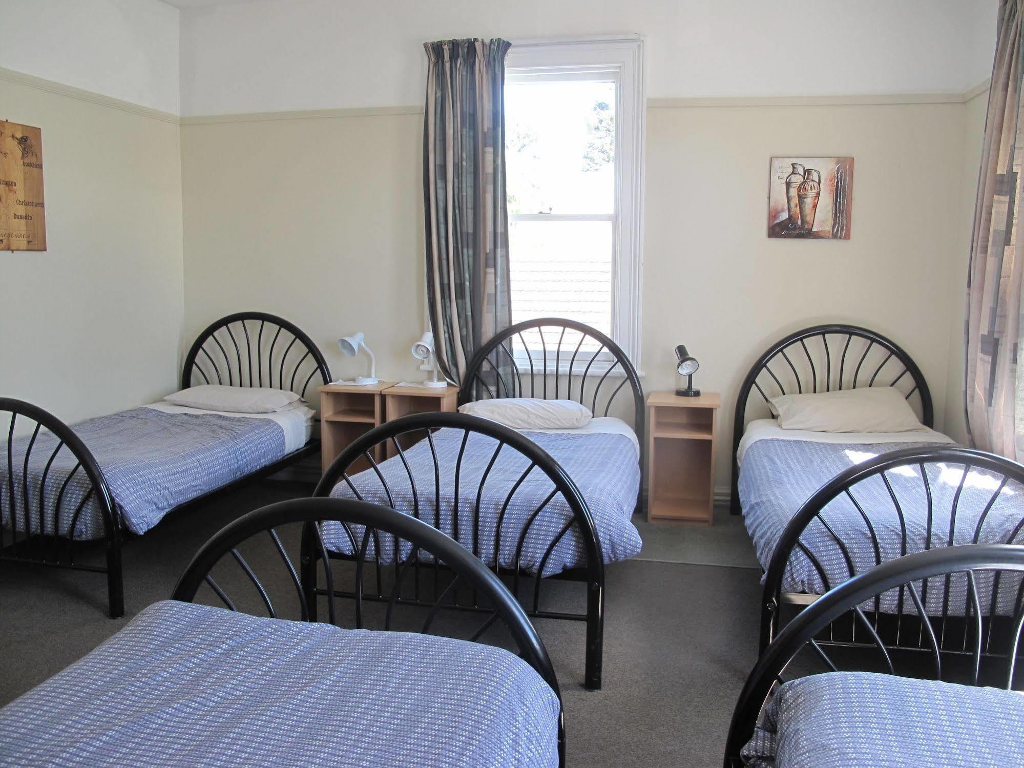 Dorset House Backpackers Pansiyon Christchurch Dış mekan fotoğraf