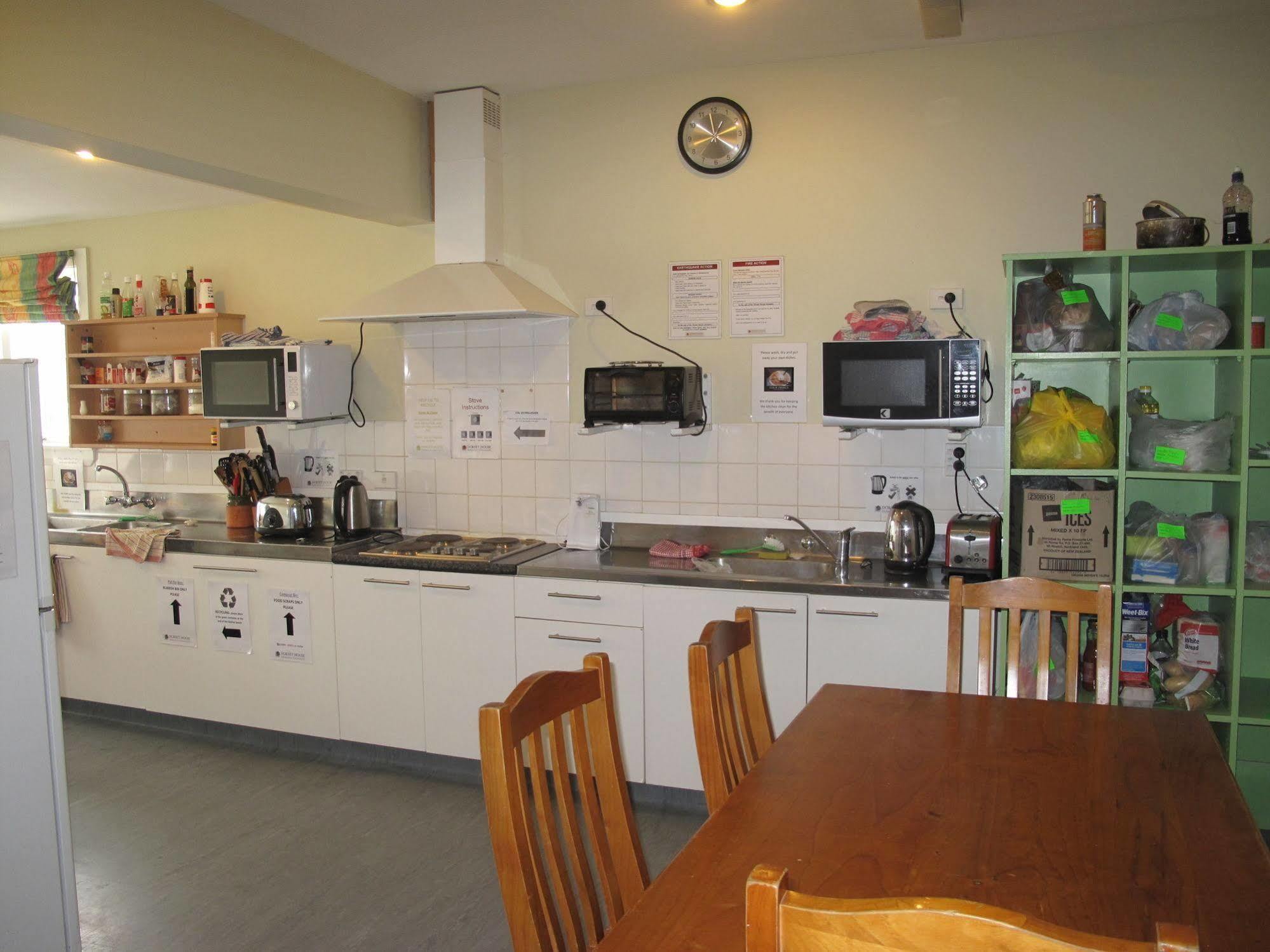 Dorset House Backpackers Pansiyon Christchurch Dış mekan fotoğraf