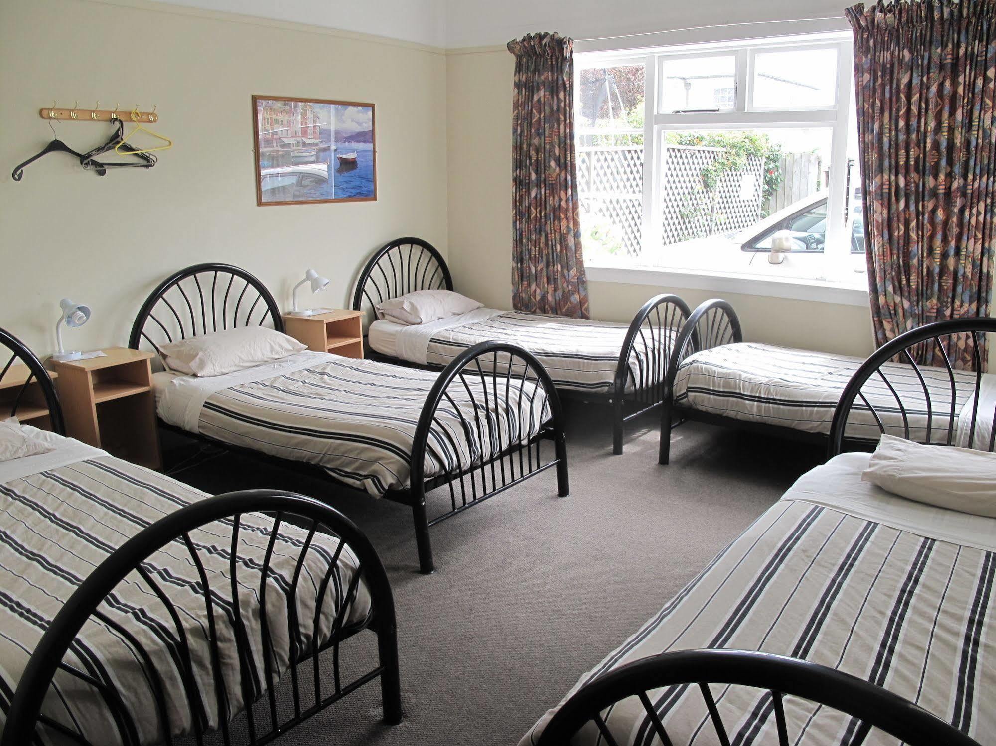 Dorset House Backpackers Pansiyon Christchurch Dış mekan fotoğraf