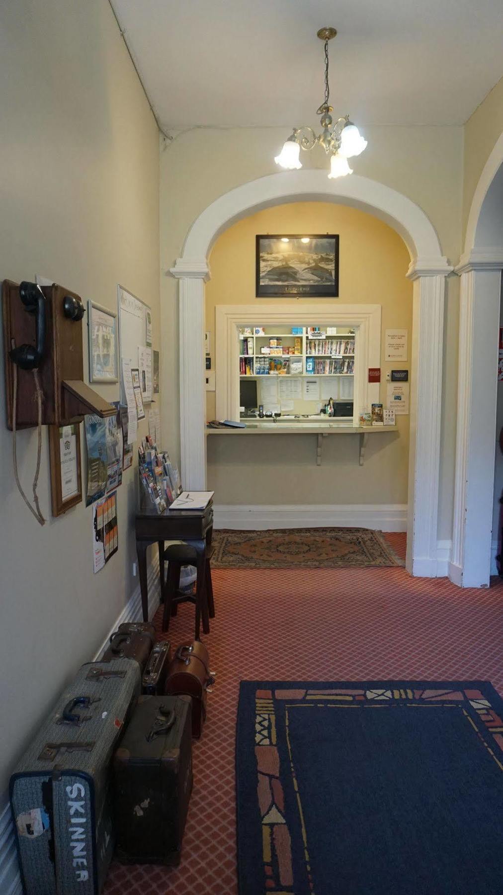 Dorset House Backpackers Pansiyon Christchurch Dış mekan fotoğraf