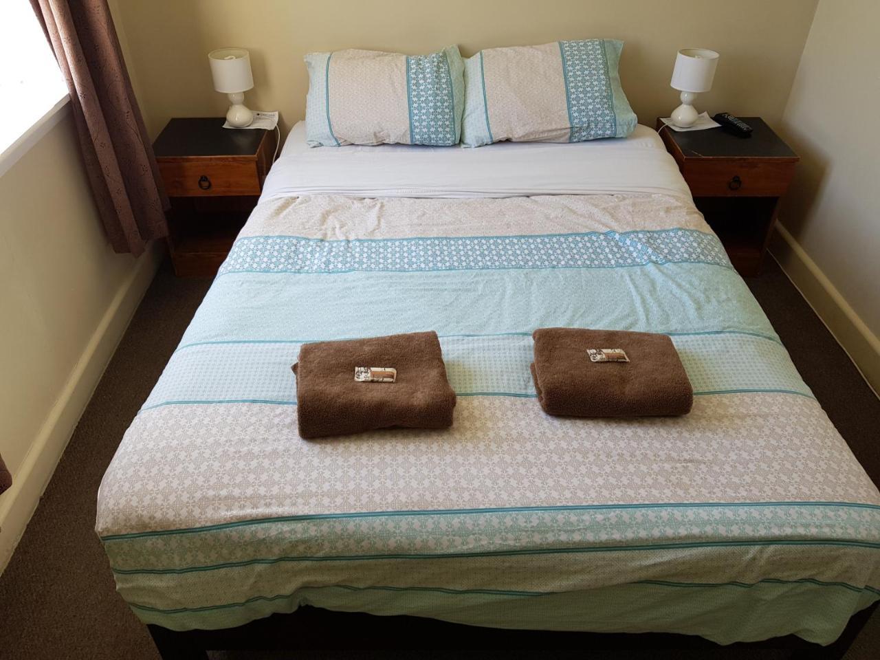 Dorset House Backpackers Pansiyon Christchurch Dış mekan fotoğraf